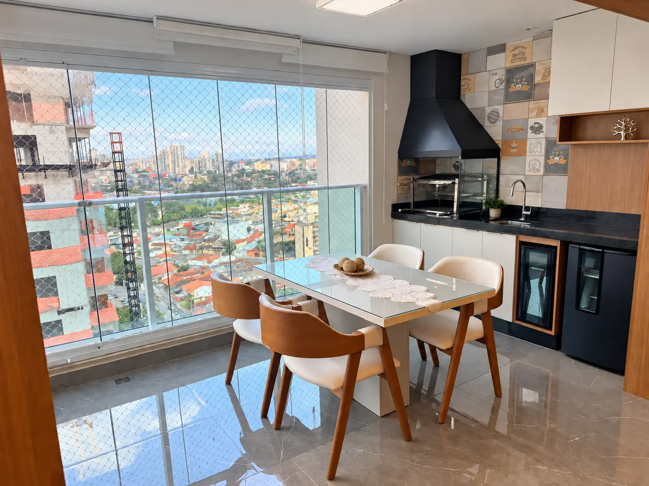 Varanda do apartamento no Helbor Passeo, Patteo Mogilar
