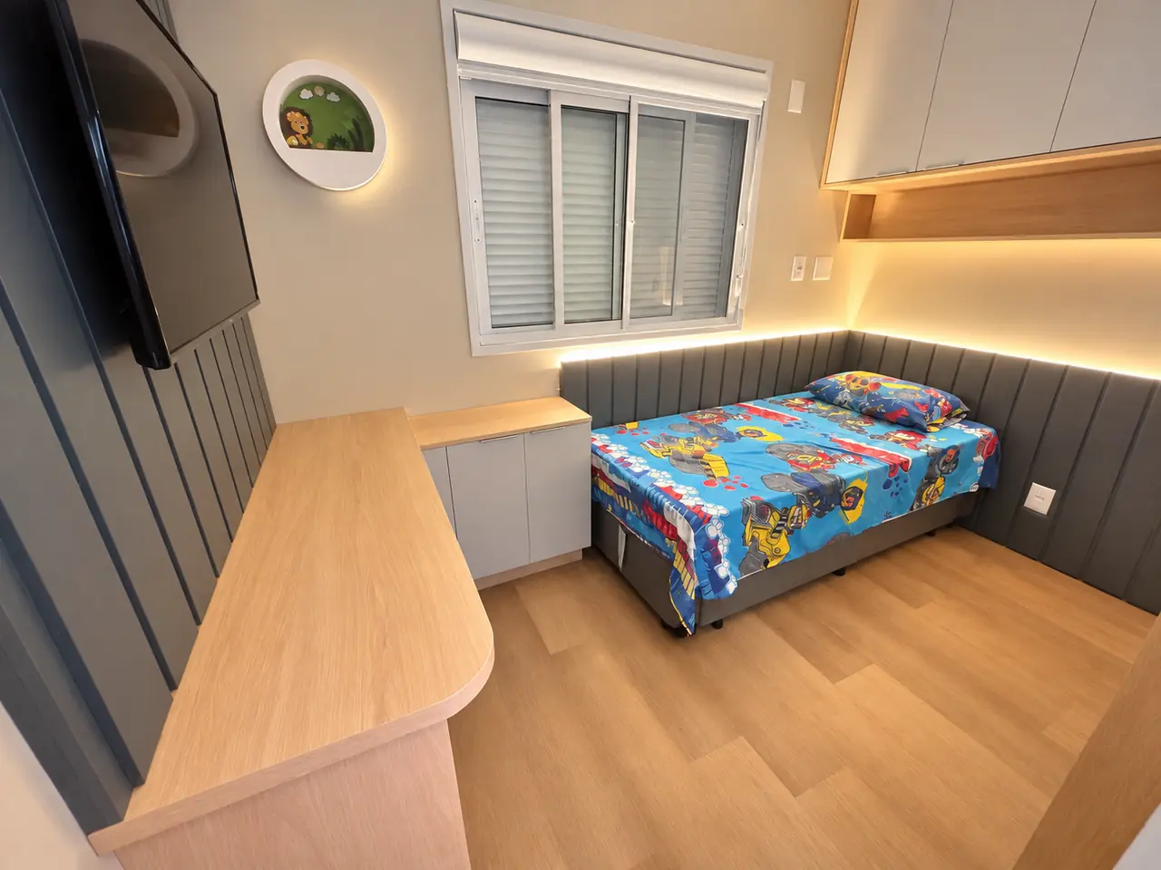 Dormitório com decoração infantil no apartamento do Helbor Passeo