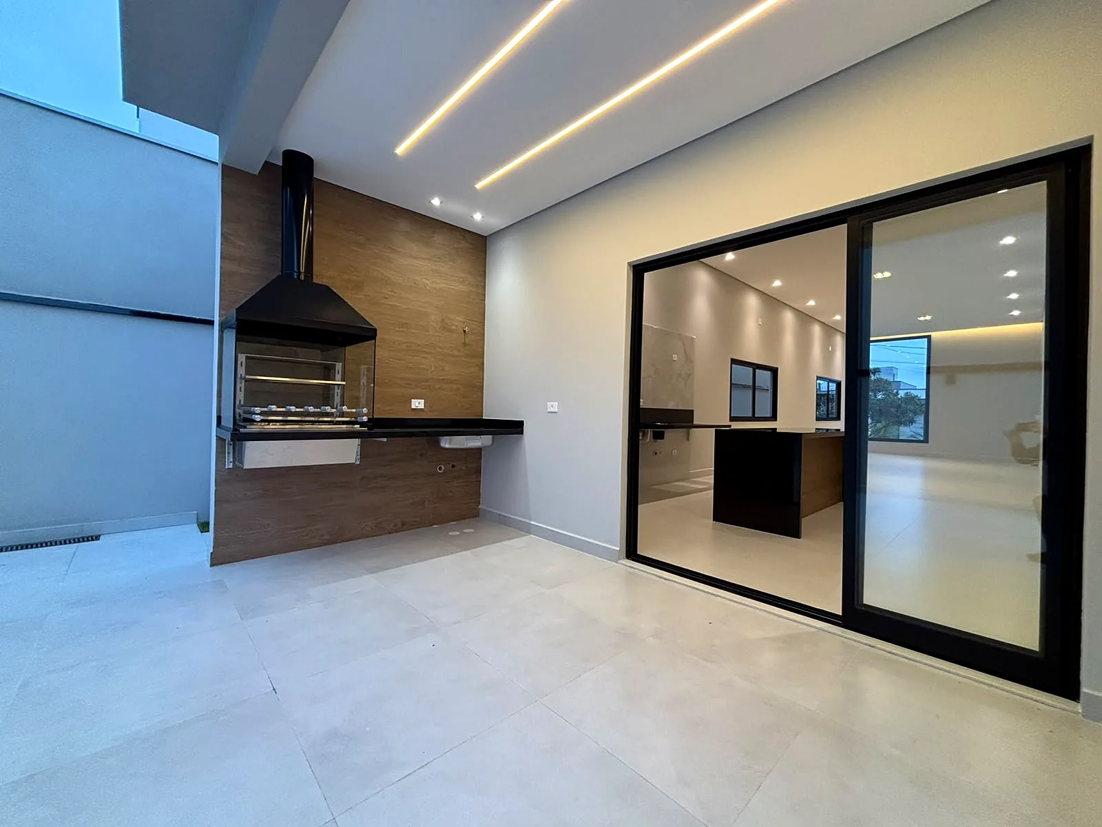 Casa de 180 m² à venda no empreendimento Mosaico Essence em Mogi das Cruzes — Ref. 0068 — foto 2