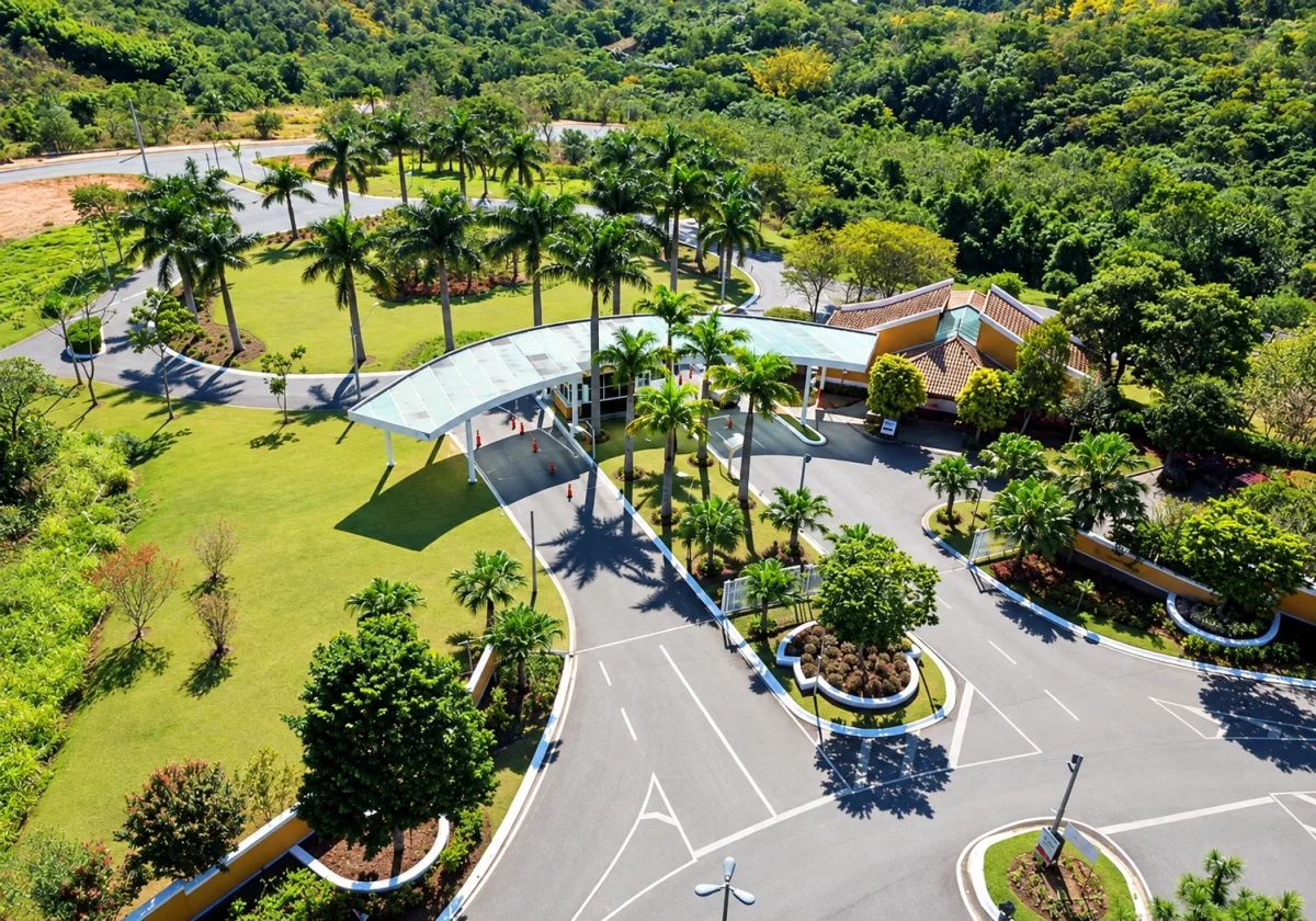 Imagem do empreendimento: entrada do empreendimento vista do alto, no Reserva Ibirapitanga, em Santa Isabel — Ref. 0094