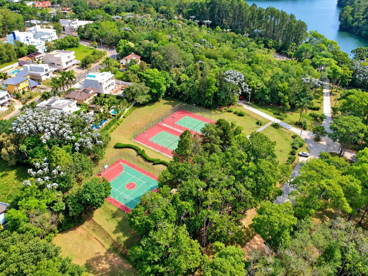 Imagem do empreendimento: quadras e áreas abertas do empreendimento vistas do alto, no Reserva Ibirapitanga, em Santa Isabel — Ref. 0094